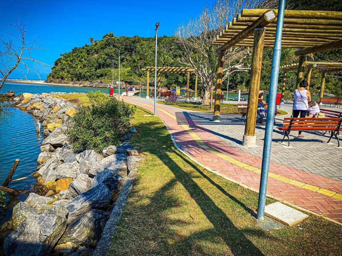 Vila Agradavel Com Piscina. Villa Peruíbe Eksteriør billede
